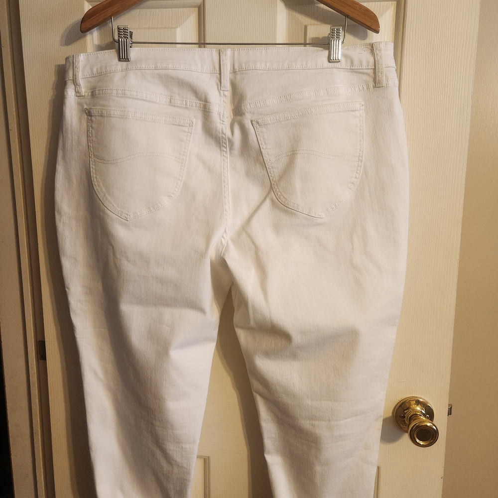 Lee Women's White Ankle Jeans - Picture 4 of 4